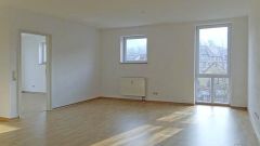 moderne 2-Raum-Wohnung mit Balkon und Laminatböden in der Heimstraße