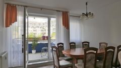 ruhige 2-Raum-Wohnung mit Aufzug und Balkon zum Innenhof, bodentiefe Dusche, EBK und Möbel mgl.